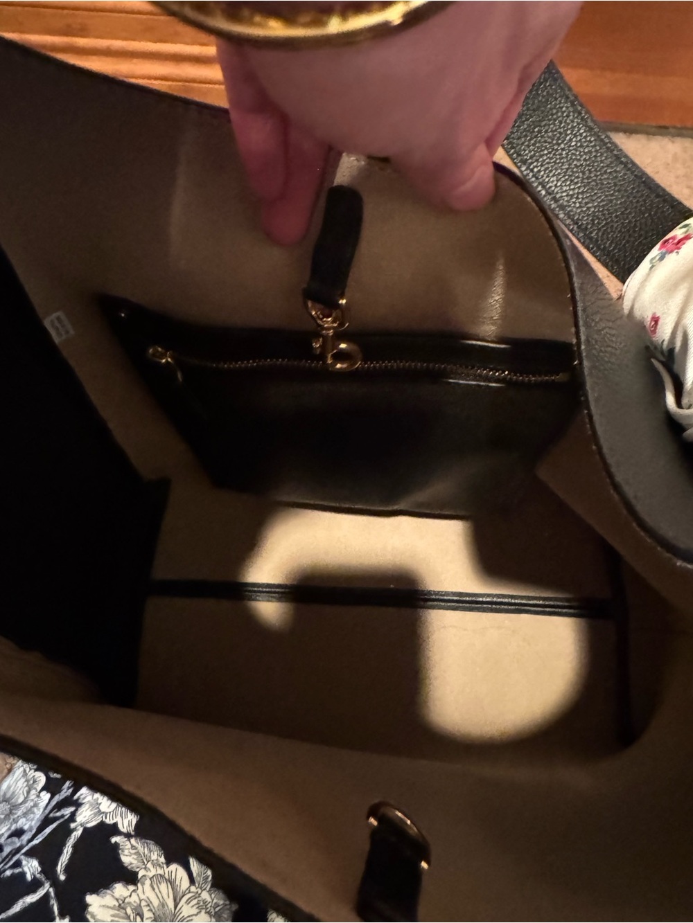 Tory Burch Romy Tote - Picture 10 of 10